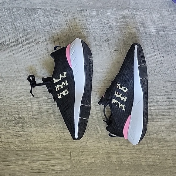 Women's Adidas Swift Run 22 - Picture 3 of 5